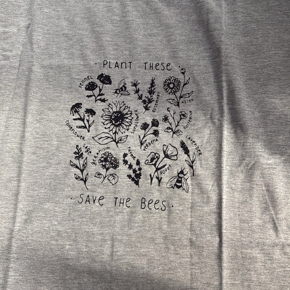 🎈🎈NWT BEE KIND T-SHIRT - Picture 5 of 6